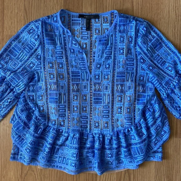 ❤️ BCBG Blue Lace Blouse Top Size XS NWOT - Picture 8 of 9